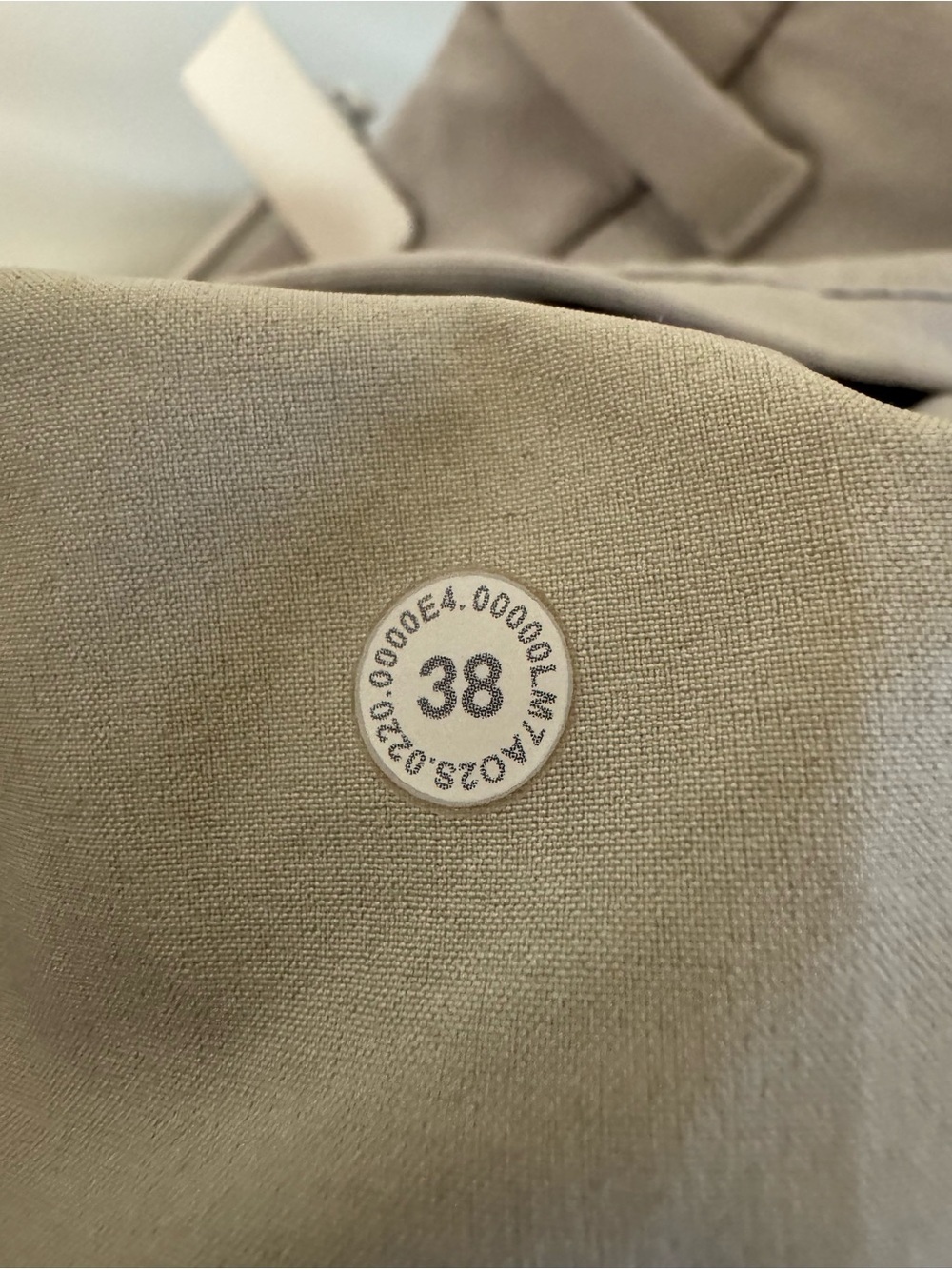 Lululemon men’s shorts 38 waist 9” inseam light grey L xl - Picture 6 of 7
